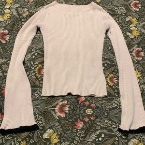Aéropostale cream colored flare sleeve top with black tipped sleeves XS